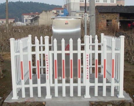 生產(chǎn)變壓器護(hù)欄,塑鋼變壓器護(hù)欄,電力變壓器護(hù)欄,箱變護(hù)欄/廠家/價格/型號/特點(diǎn)/優(yōu)點(diǎn)